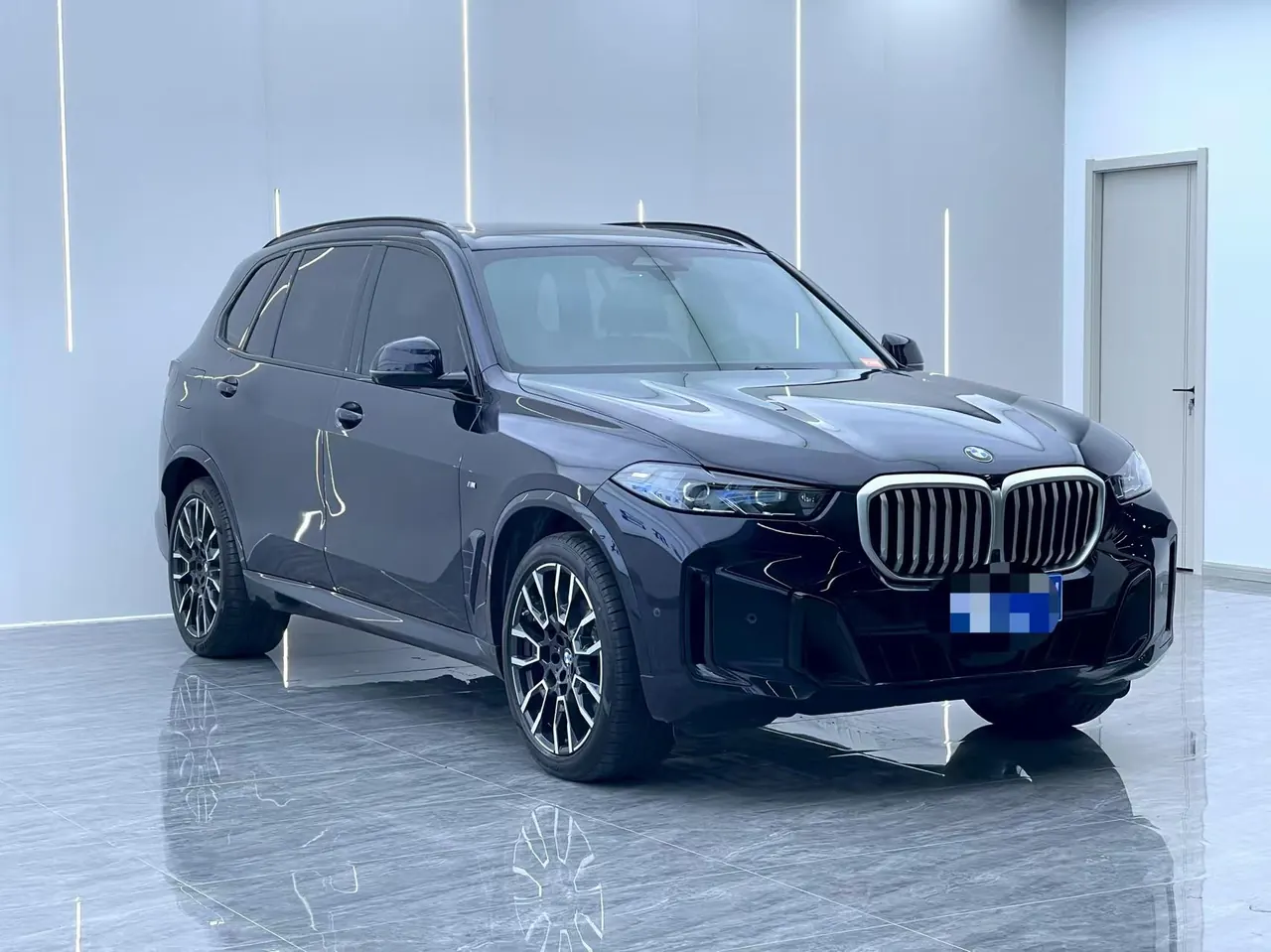 BMW 2023 X5 xDrive40Li 48V 3.0T M sports obsidian night suit automatic gear 3