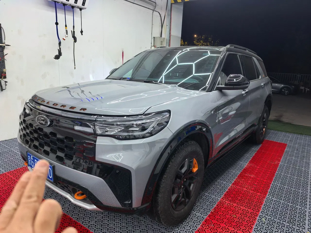 Ford 2023 Explorer 2.3T EcoBoost 285 Kunlun Peak Edition 7-seat Automatic - View 1