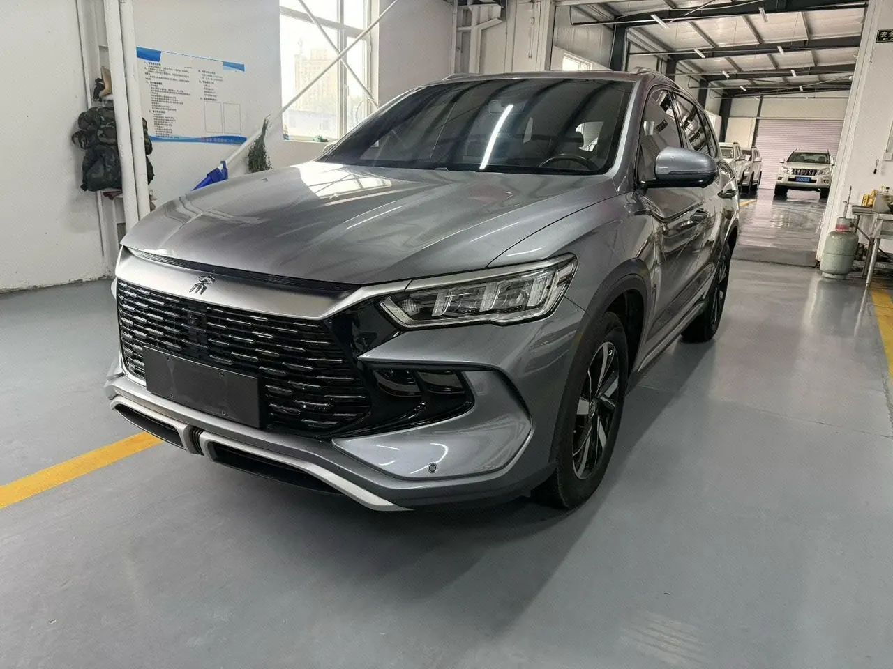 Открыть галерею: BYD Song Pro New Energy 2023 Song Pro DM-i 1.5 Stepless Champion Edition Pilot 71KM Automatic Gear