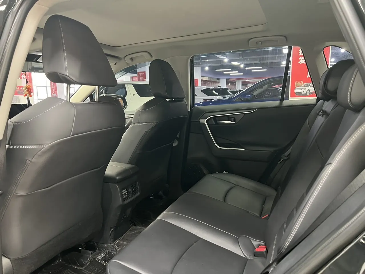 Toyota 2023 RAV4 Rongbo 2.0 Stepless Two-Drive Fashion Plus Edition Automatic Gear 10