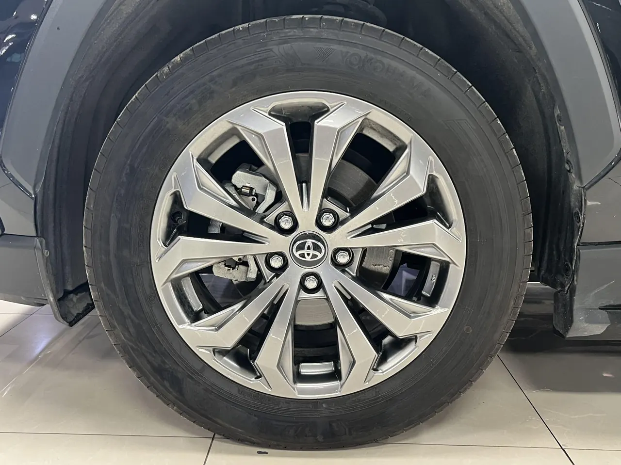 Toyota 2023 RAV4 Rongbo 2.0 Stepless Two-Drive Fashion Plus Edition Automatic Gear 11