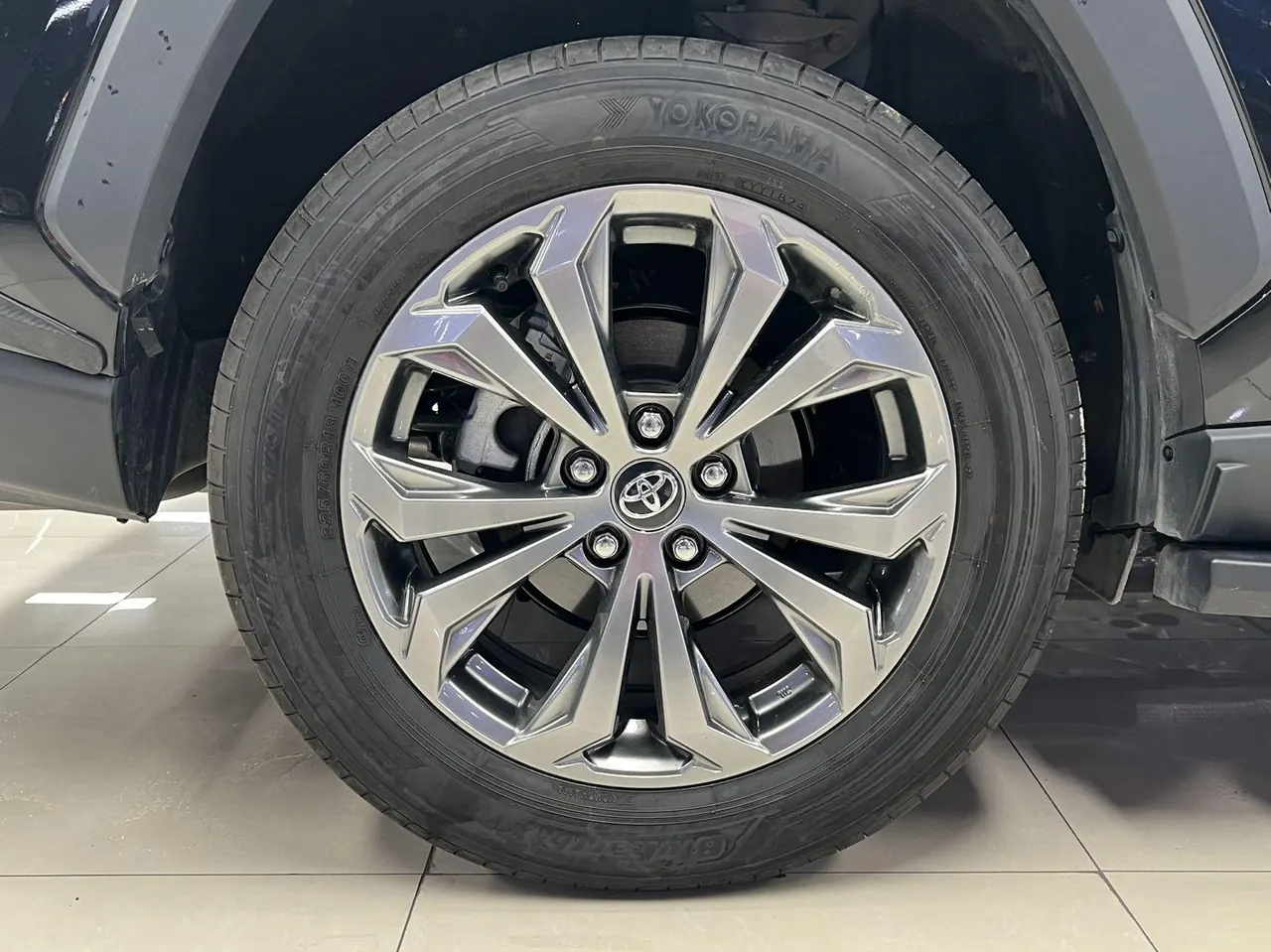 Toyota 2023 RAV4 Rongbo 2.0 Stepless Two-Drive Fashion Plus Edition Automatic Gear 13