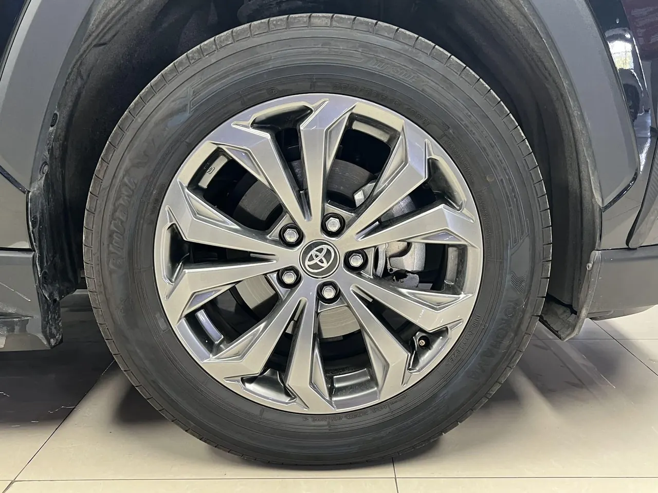 Toyota 2023 RAV4 Rongbo 2.0 Stepless Two-Drive Fashion Plus Edition Automatic Gear 14