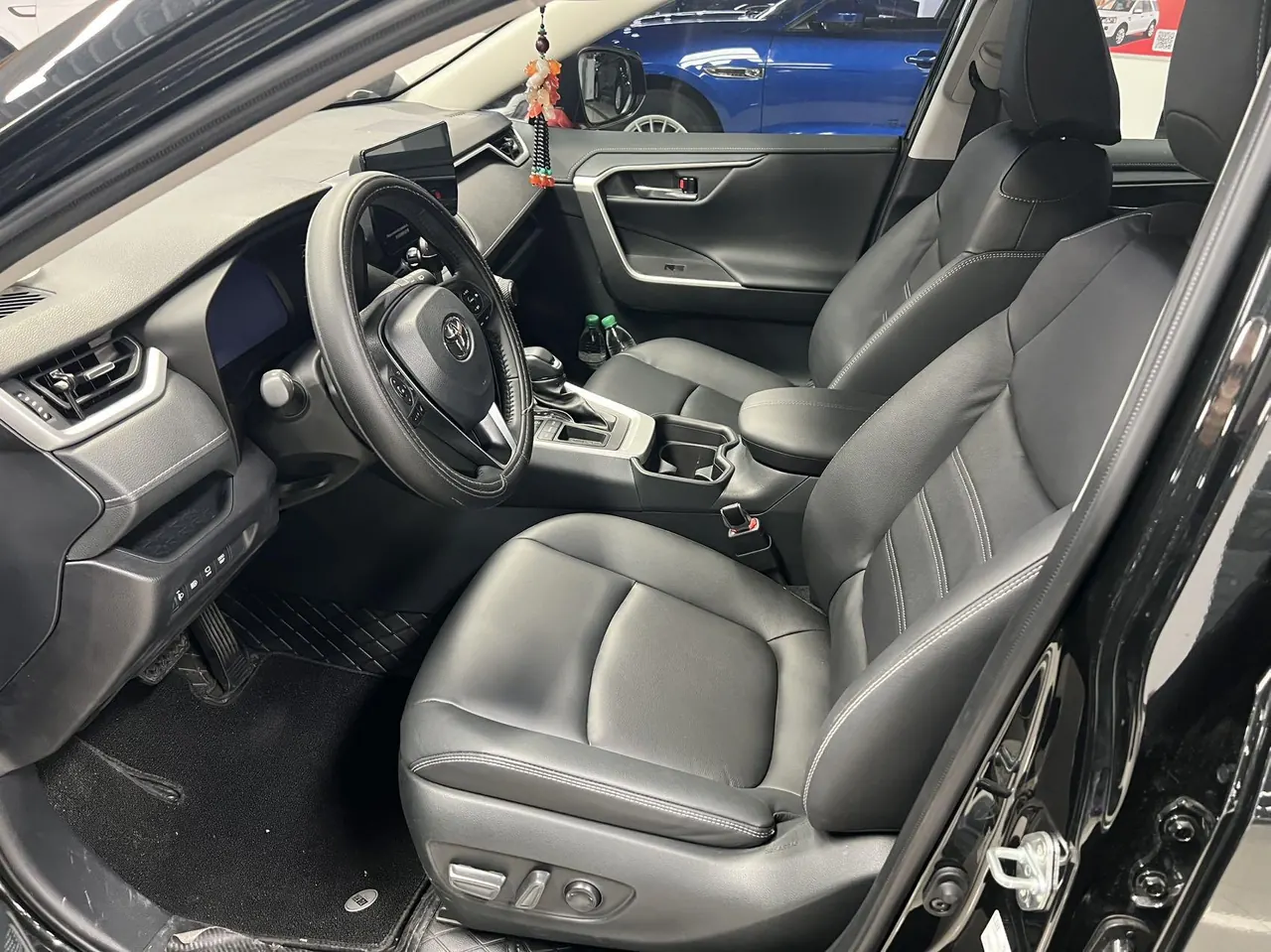 Toyota 2023 RAV4 Rongbo 2.0 Stepless Two-Drive Fashion Plus Edition Automatic Gear 7