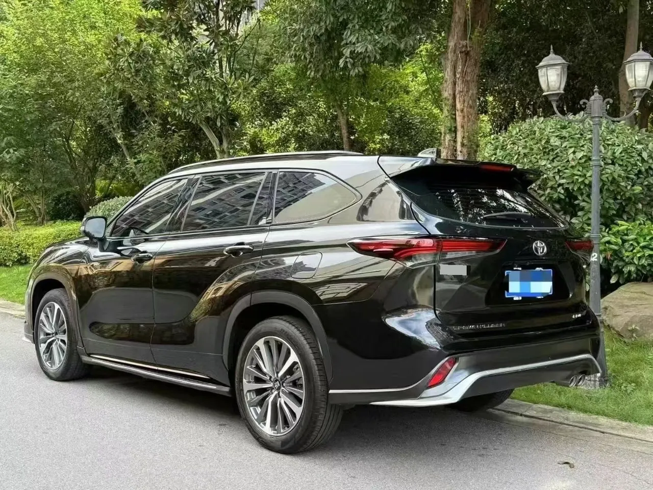 Toyota 2024 Crown Land Release HEV 2.5 Stepless Four-wheel Drive Deluxe Edition Automatic Gear 6