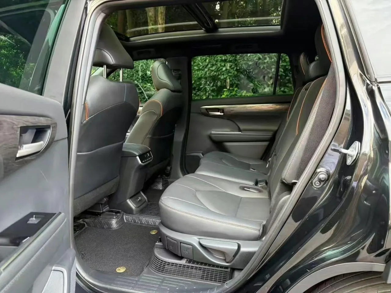 Toyota 2024 Crown Land Release HEV 2.5 Stepless Four-wheel Drive Deluxe Edition Automatic Gear 8