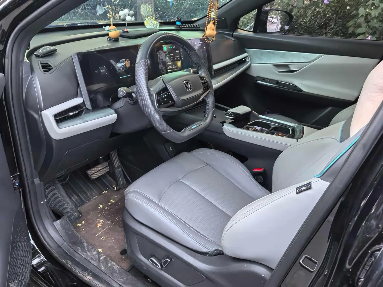 ChangAn 2023 UNI-T 1.5T honorable automatic gear 4