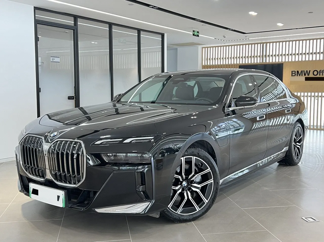 BMW i7 (Imported) 2023 i7 eDrive50L Leading M Sports Suit Automatic Gear - View 1