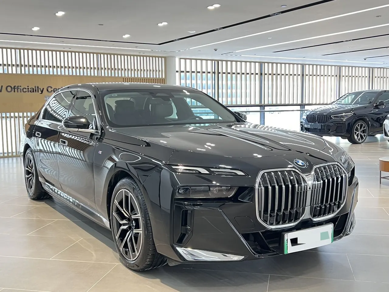 BMW i7 (Imported) 2023 i7 eDrive50L Leading M Sports Suit Automatic Gear 3