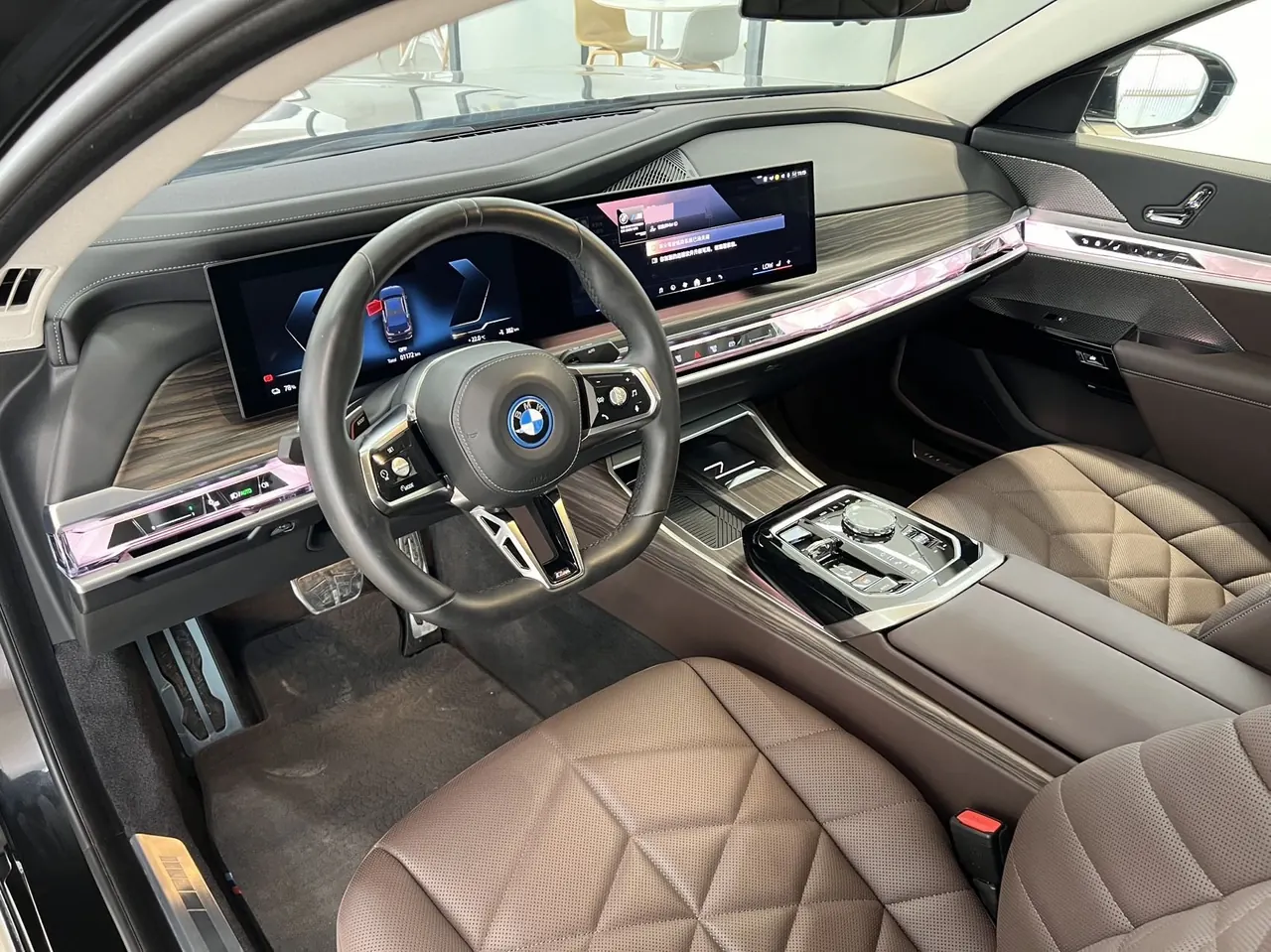 BMW i7 (Imported) 2023 i7 eDrive50L Leading M Sports Suit Automatic Gear 4