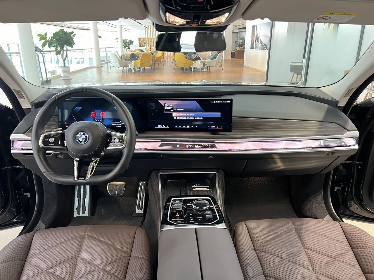 BMW i7 (Imported) 2023 i7 eDrive50L Leading M Sports Suit Automatic Gear 5