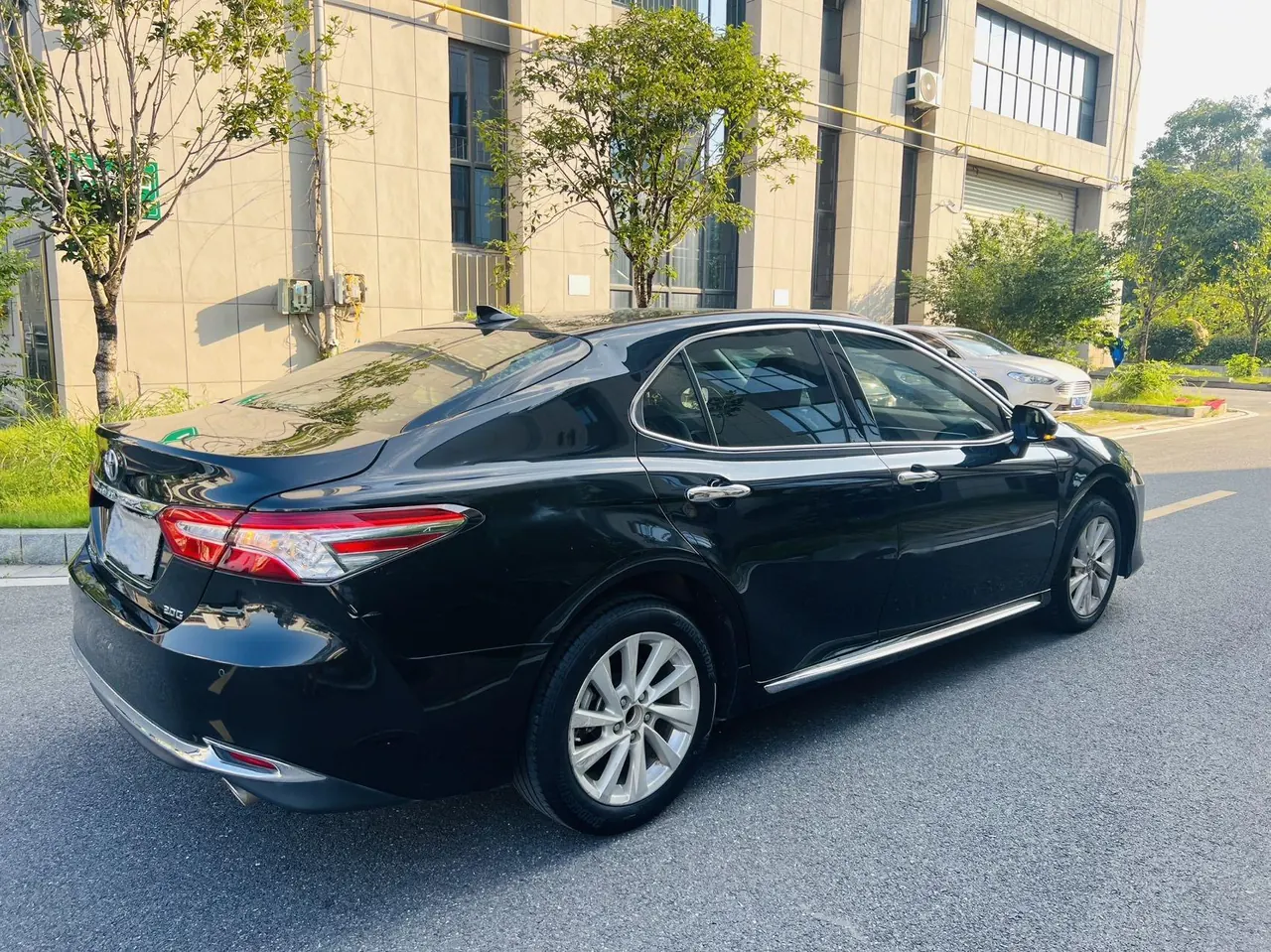Toyota 2023 Camry 2.0G Stepless Deluxe Edition Automatic Gear 8