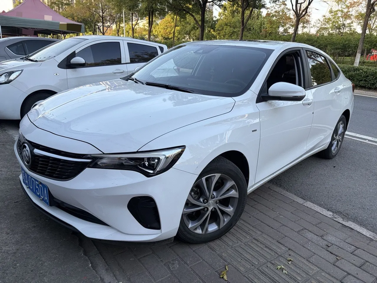 Открыть галерею: Buick 2023 Weilang Pro 1.5T Stepless Music Edition Automatic Gear