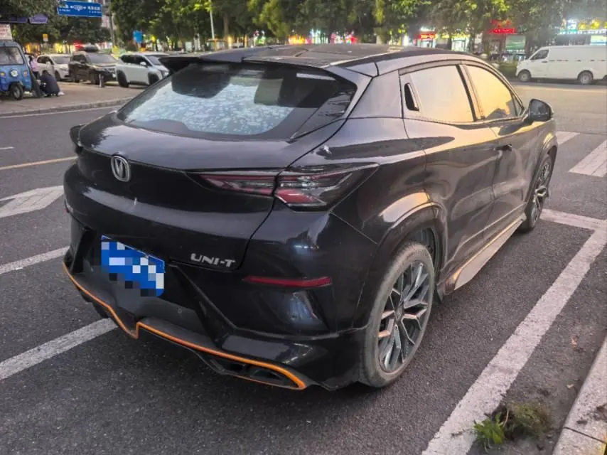 ChangAn 2022 UNI-T 1.5T honorable automatic gear 4