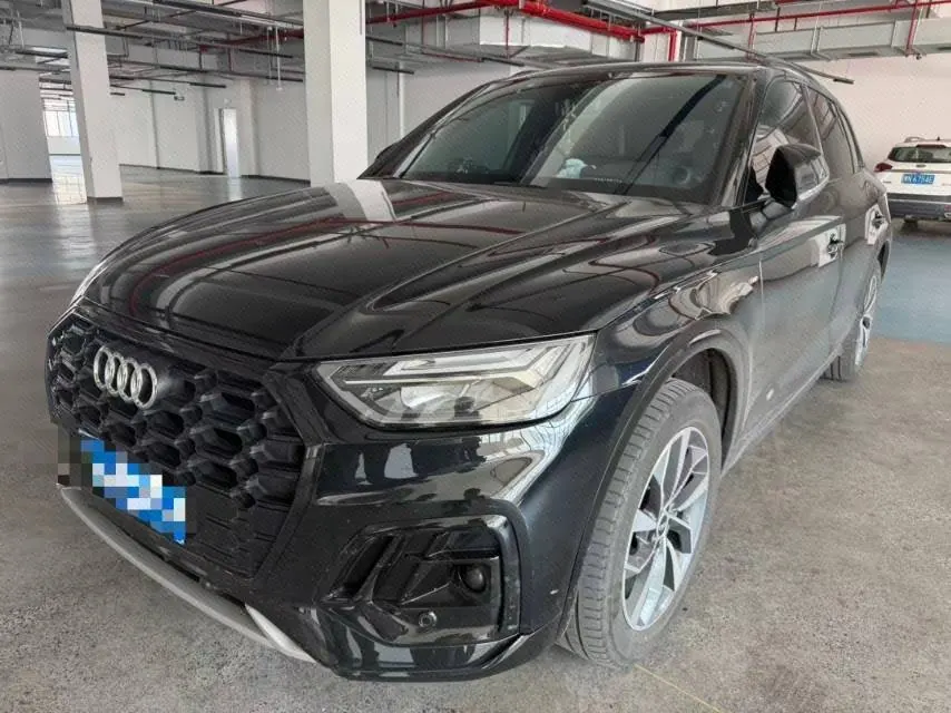 Открыть галерею: Audi 2023 Q5L 2.0TFSI 40TFSI luxury dynamic automatic