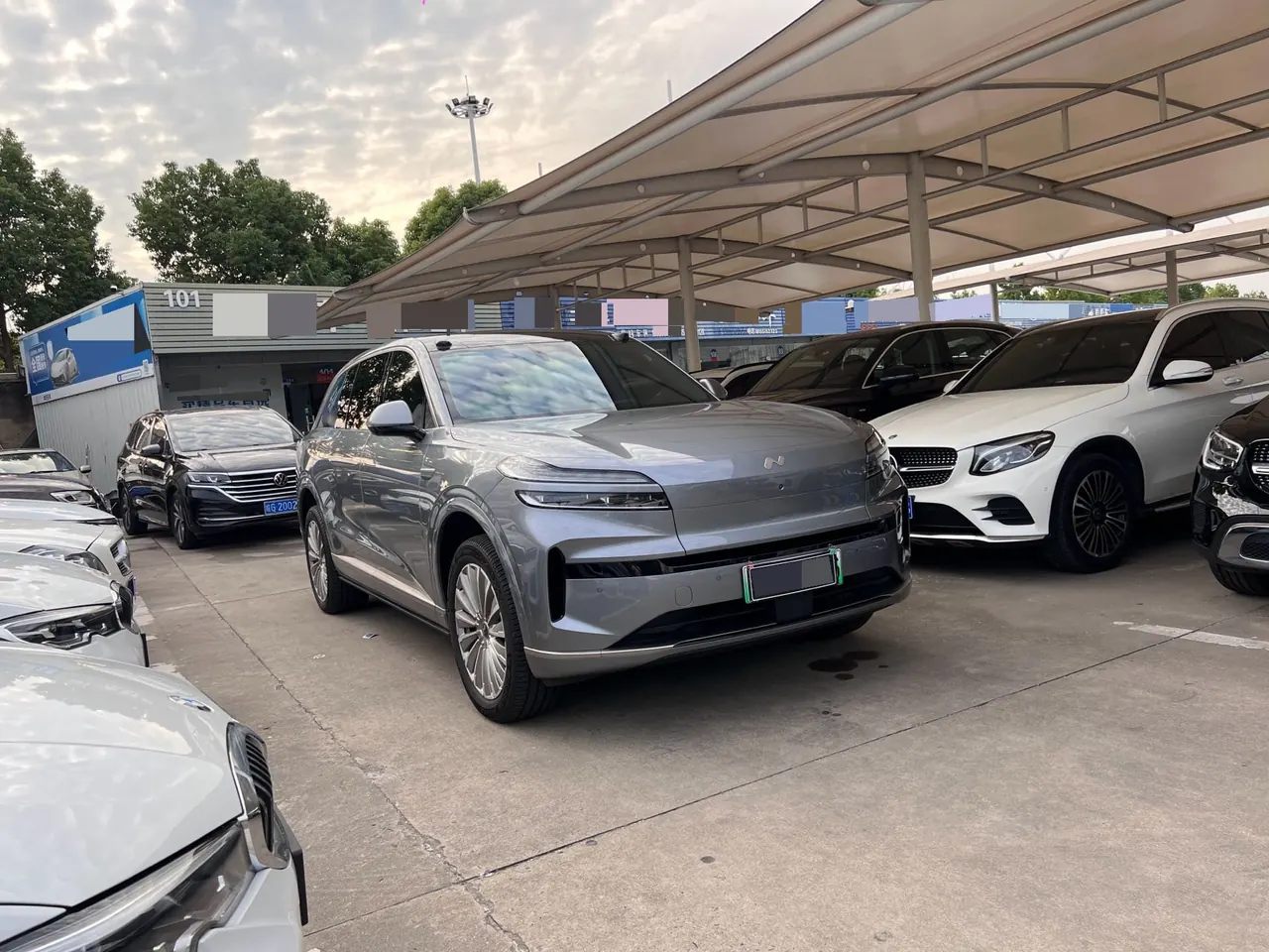 ONVO 2025 L90 Ultra Six‑Seater Automatic 3