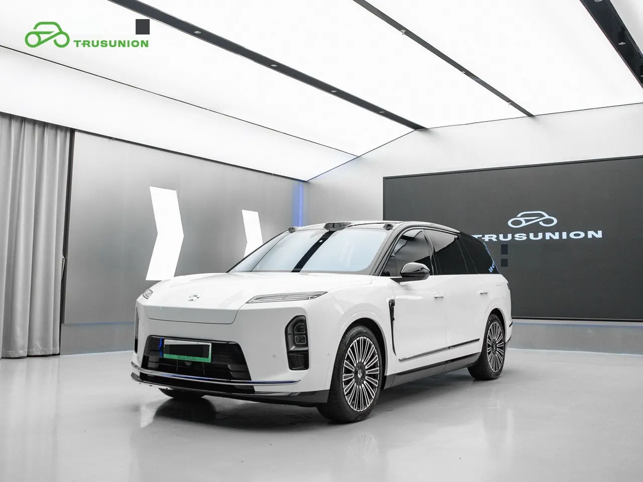 Open image lightbox: NIO 2026 ES8 6-seat executive deluxe automatic gear