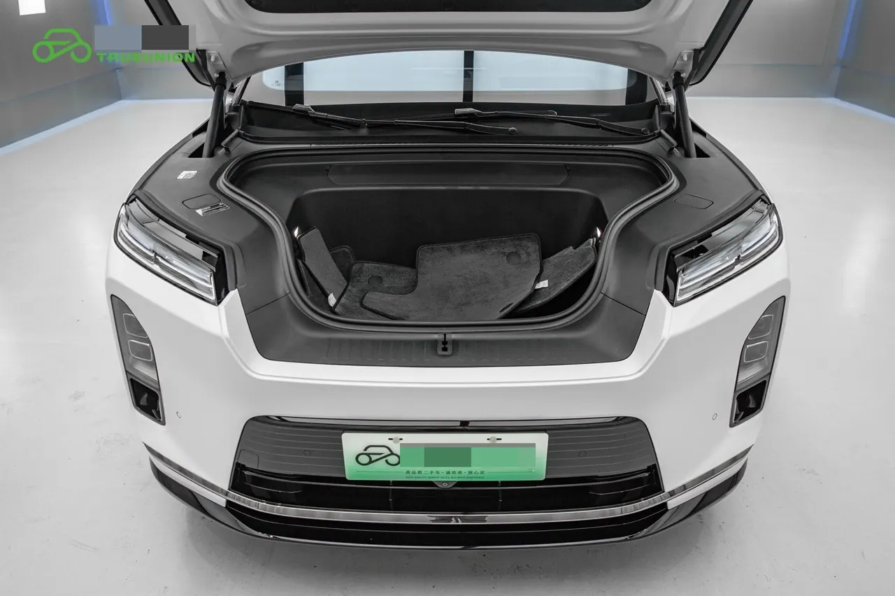NIO 2026 ES8 6-seat executive deluxe automatic gear 11