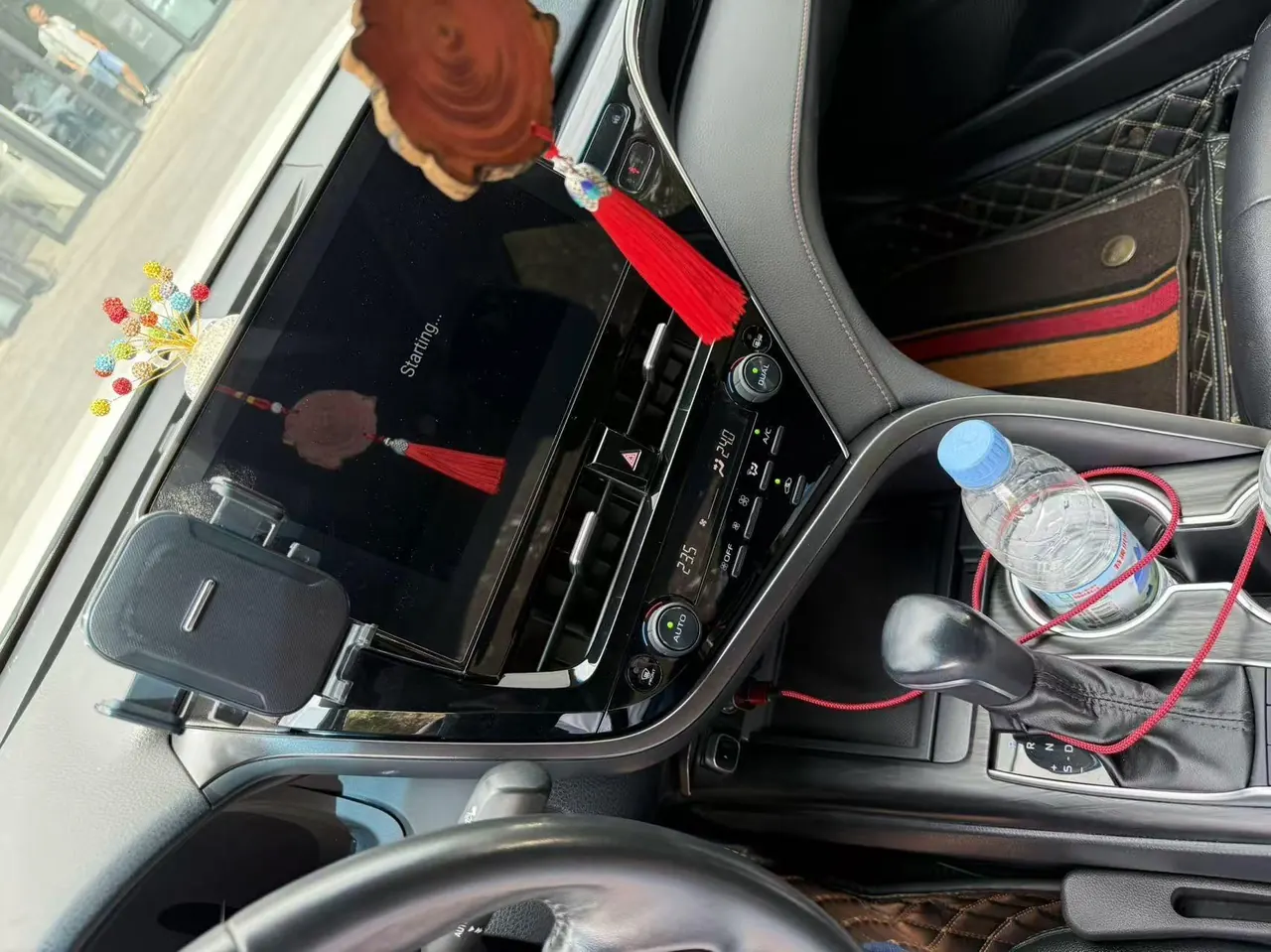 Toyota 2021 Camry 2.5G Deluxe Edition Automatic Gear 8