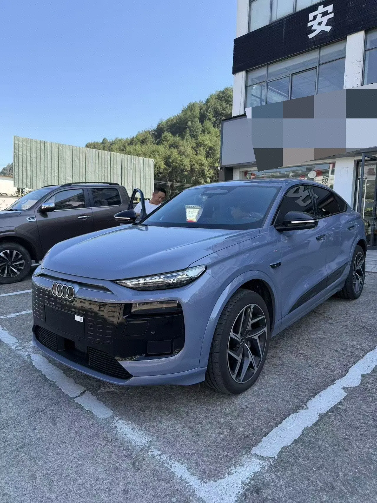 Audi 2026 Q6L Sportback e-tron Long Endurance Edition Automatic Gear - View 1