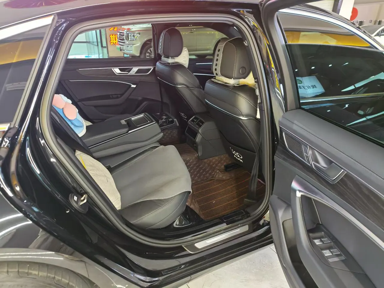 Audi 2023 A6L 2.0TFSI 45TFSI Zhenzhiya Automatic Gear 4