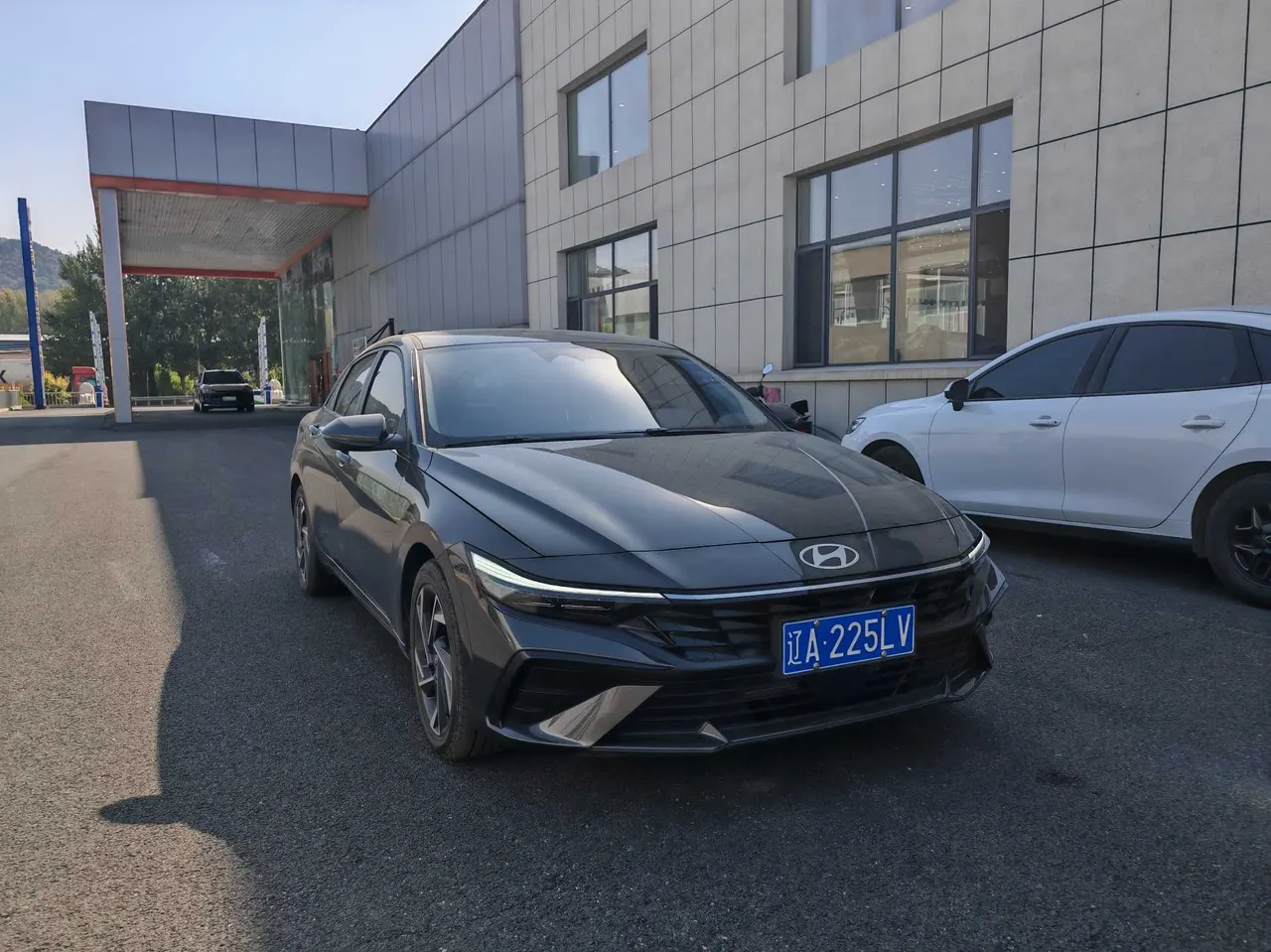Hyundai 2026 Elantra -3-compartment 1.5 stepless LUX premium automatic gear 3