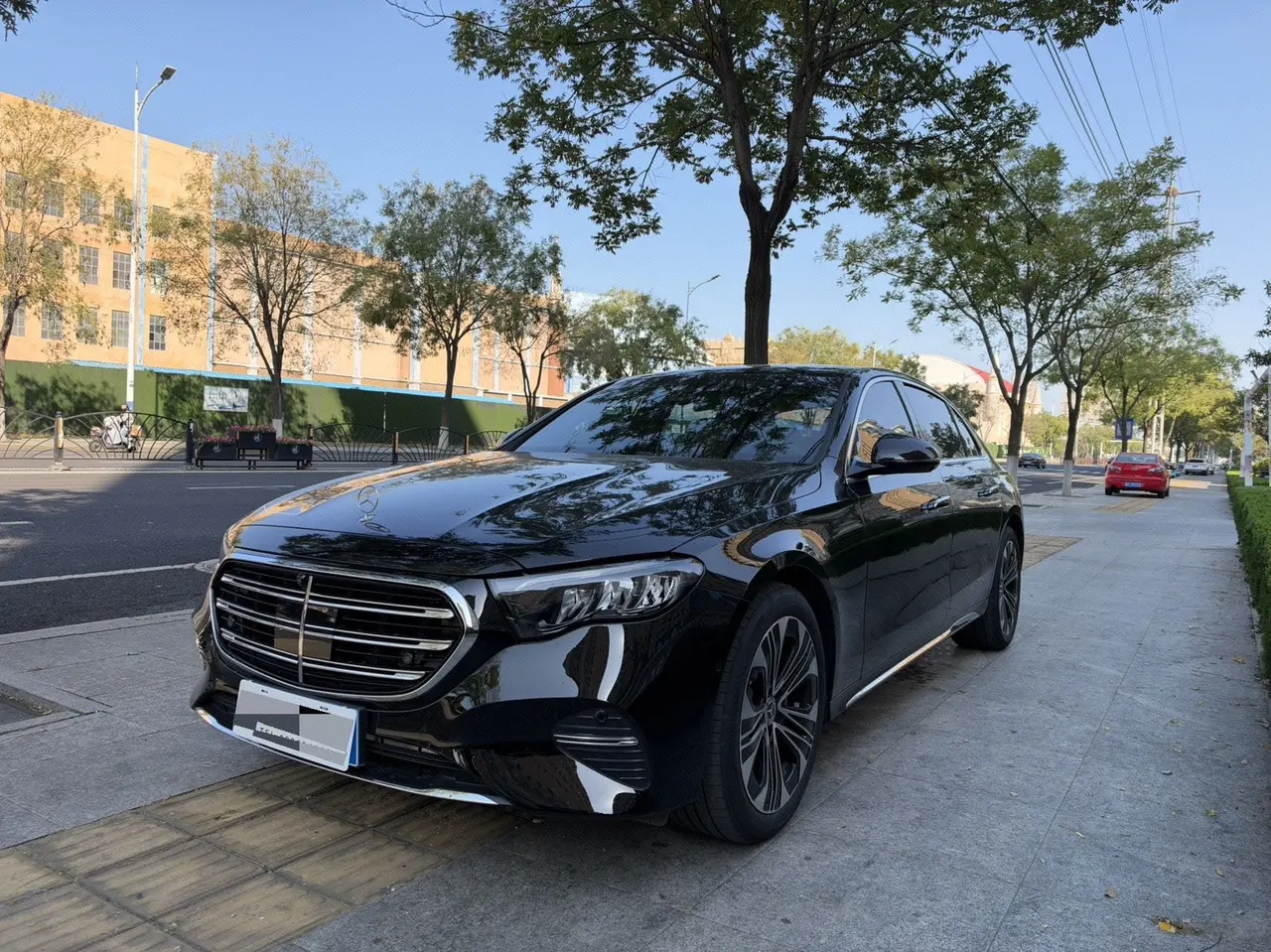Open image lightbox: Mercedes Benz E-Class 2026 model E 300 L 48V 2.0T Luxury Edition Automatic