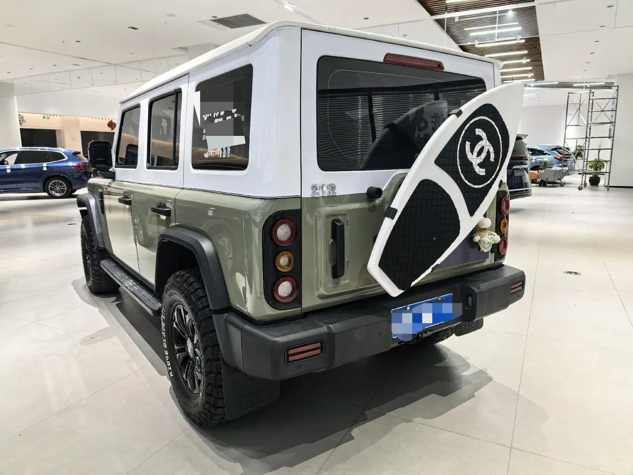 212 2024 T01 2.0T Explorer Automatic 3