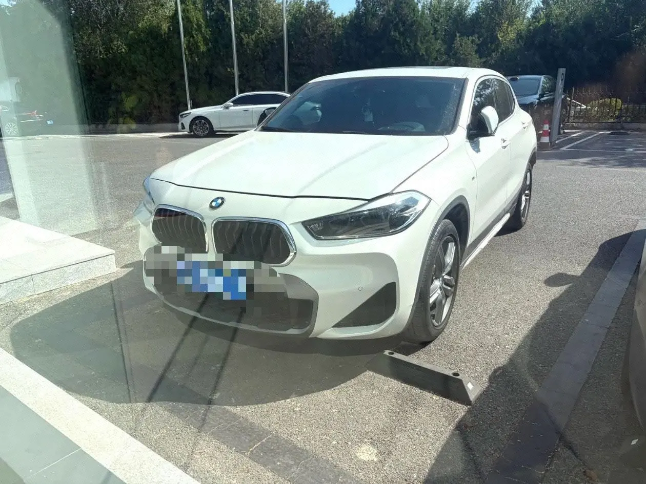 Open image lightbox: BMW 2021 X2 sDrive25i 2.0T M off-road set automatic gear