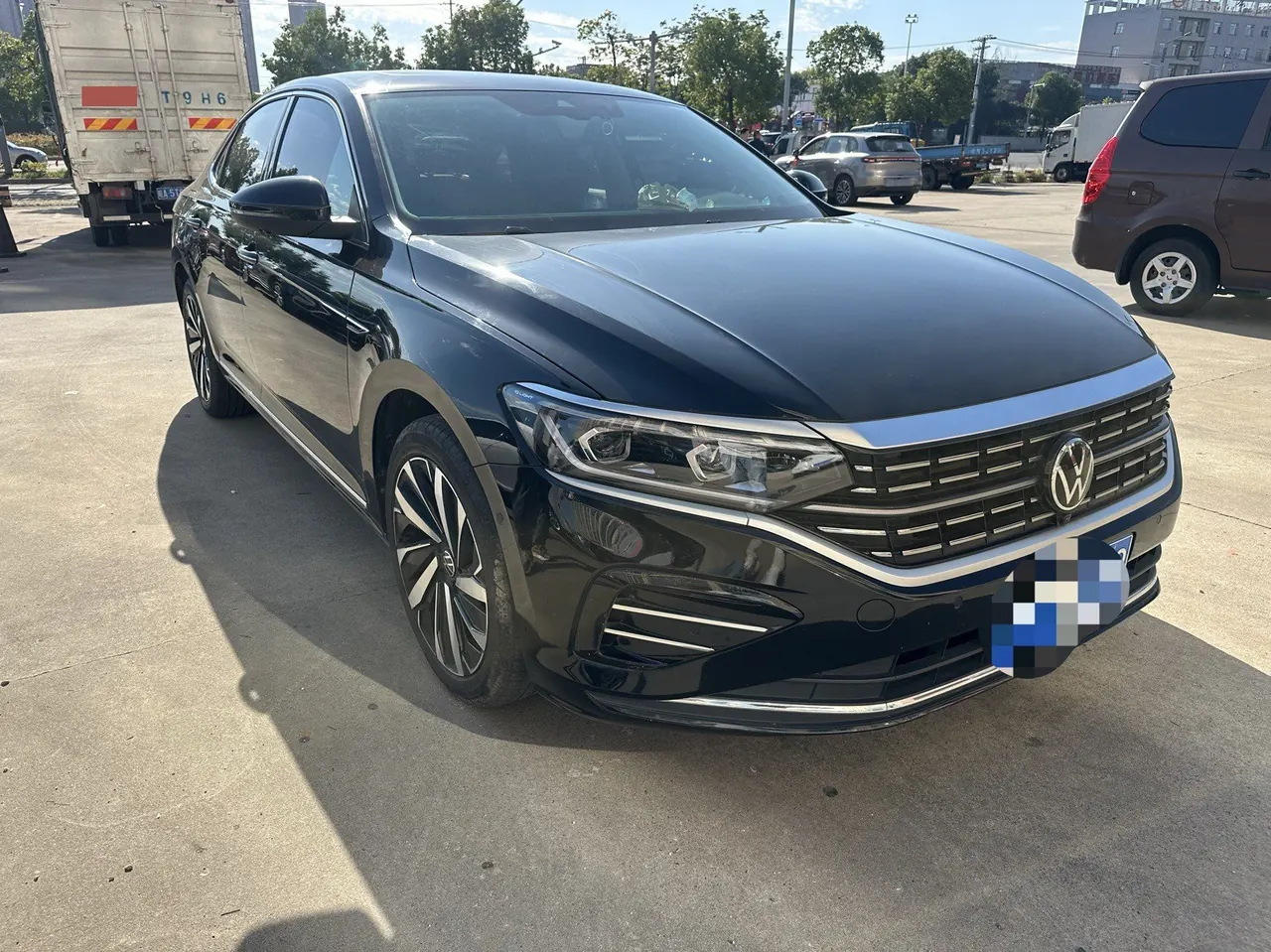 Volkswagen 2023 Passat 2.0TSI 330TSI Deluxe Edition Automatic 2
