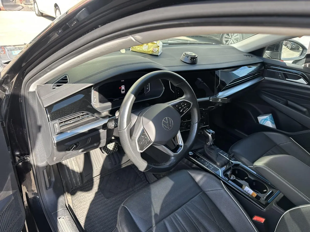 Volkswagen 2023 Passat 2.0TSI 330TSI Deluxe Edition Automatic 4