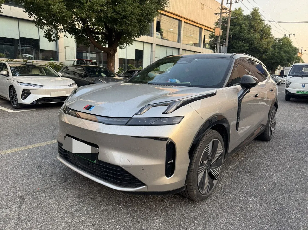 LYNK&amp;CO 2023 LYNK&amp;CO 08 EM-P 1.5T 220km four-wheel drive performance Halo automatic gear - View 1