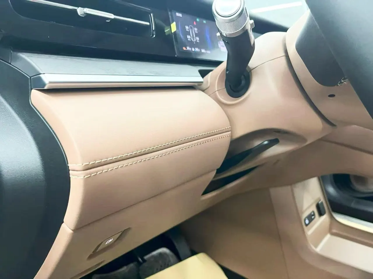 WuLing 2026 Starlight L 1.5 Stepless 260km Six-seater Automatic Gear 11