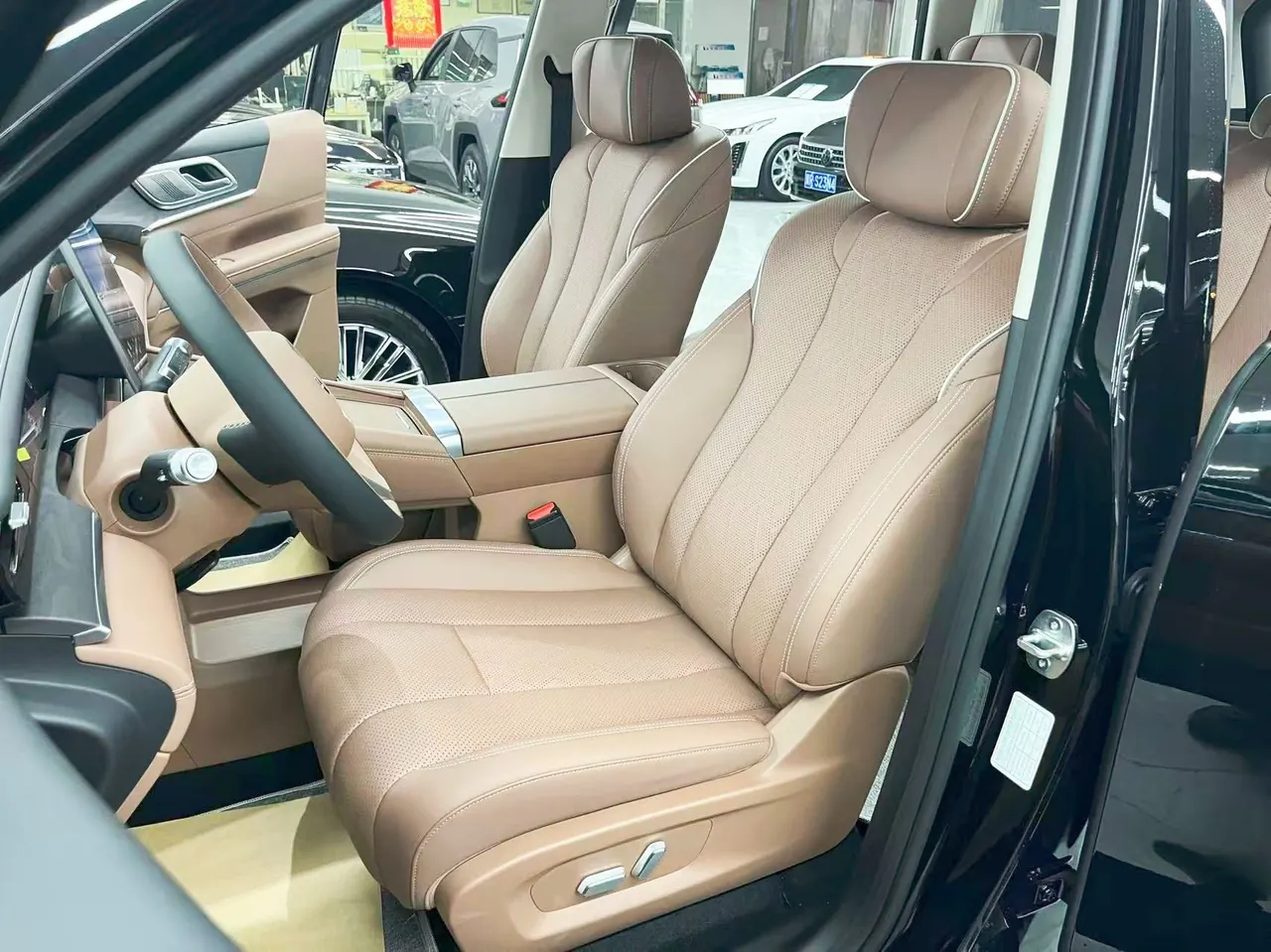 WuLing 2026 Starlight L 1.5 Stepless 260km Six-seater Automatic Gear 17