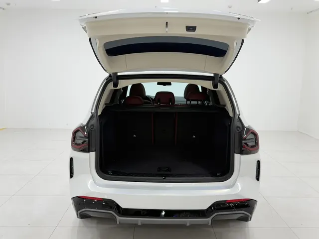 BMW 2023 iX3 leading automatic 4