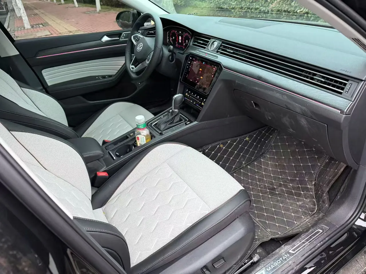 Volkswagen 2026 Magotan 2.0TSI 380TSI 30 million selected luxury automatic gear 6