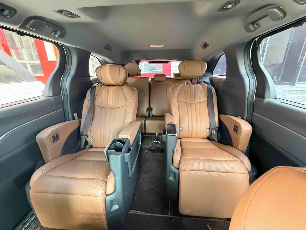 Toyota 2026 Sana 2.5 Stepless Four-wheel Drive Premium Edition Automatic Transmission 8