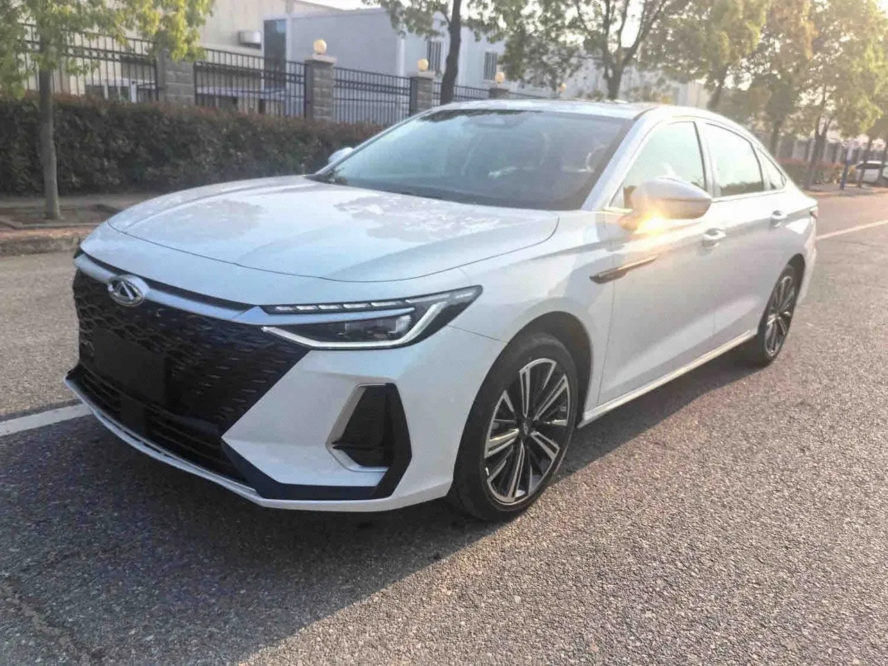 Open image lightbox: Chery 2025 Erez 8 1.6T Automatic Gear