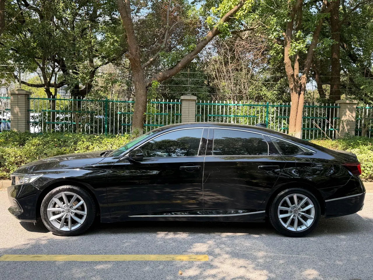 Honda 2022 10th Generation Accord 1.5T Stepless 260TURBO Deluxe Automatic Gear 3