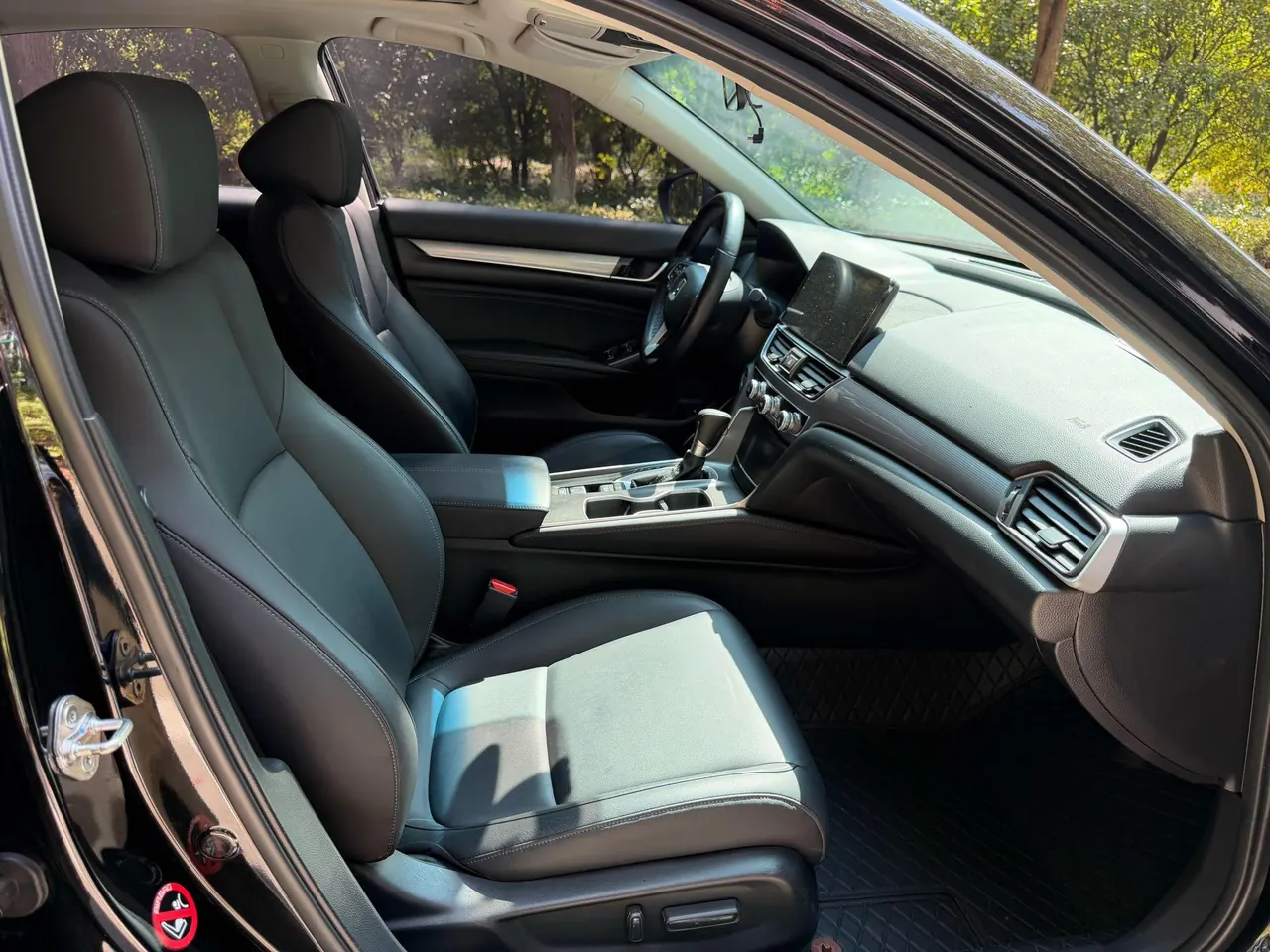 Honda 2022 10th Generation Accord 1.5T Stepless 260TURBO Deluxe Automatic Gear 8