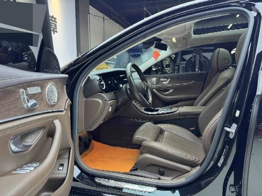 Mercedes Benz E Class 2022 E 300 L 2.0T Luxury (Change 2) Automatic Gear 4