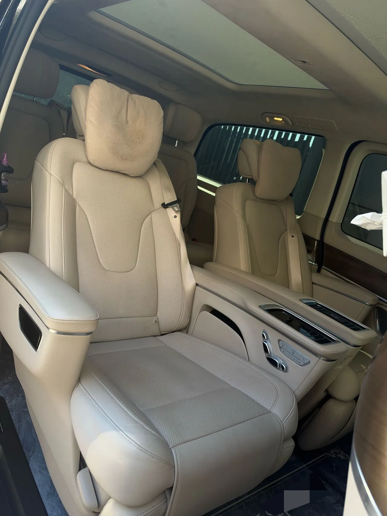 Mercedes Benz V 2022V 260 L 2.0T Deluxe Edition Automatic Gear 2