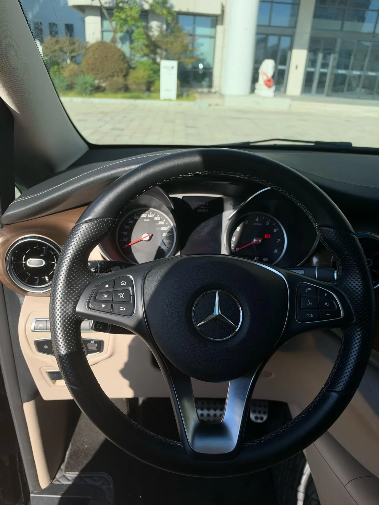 Mercedes Benz V 2022V 260 L 2.0T Deluxe Edition Automatic Gear 5