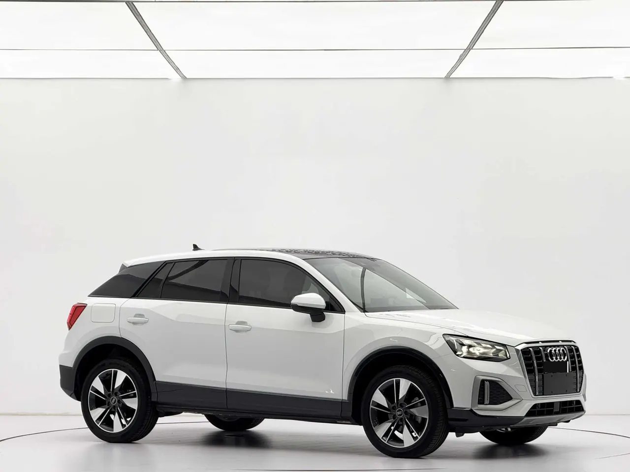 Audi 2022 Q2L 1.4TFSI 35TFSI Fashion Elegant Automatic 7