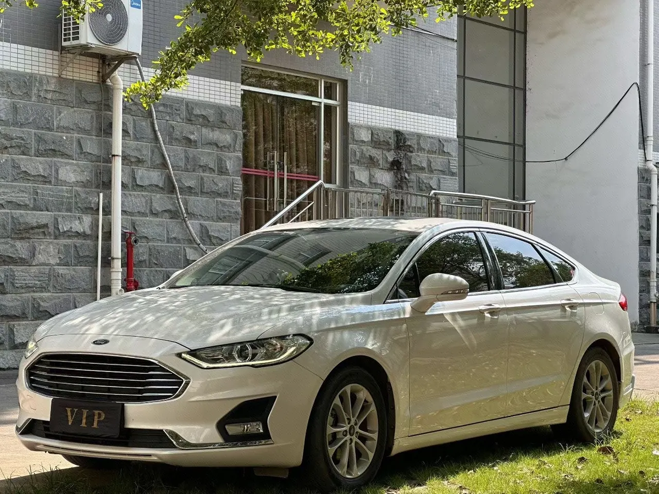 Open image lightbox: Ford 2020 Mondeo 1.5T EcoBoost 180 Luxury Automatic Gear