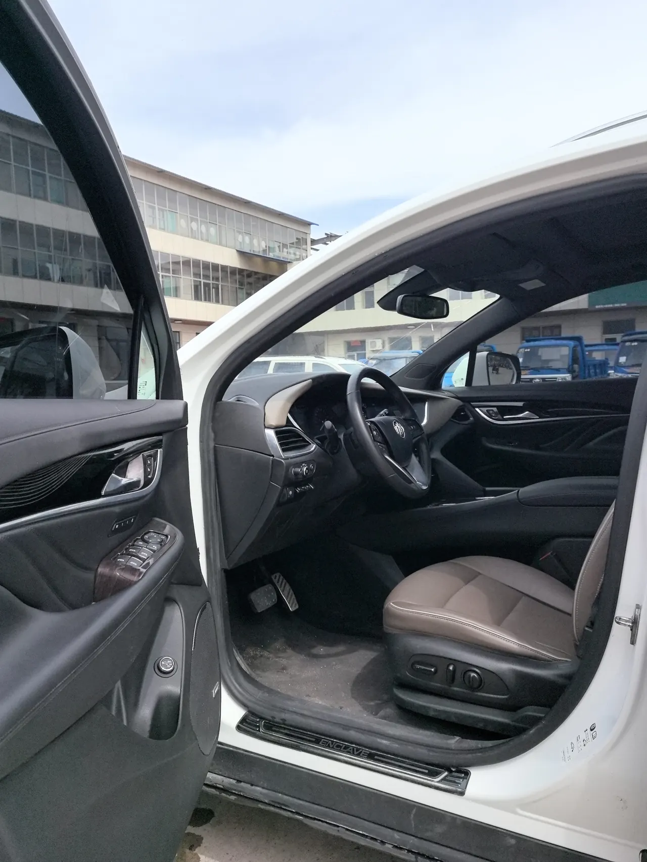 Buick 2020 Angke Flag 2.0T 28T Four-wheel Drive Flagship Automatic Gear 2