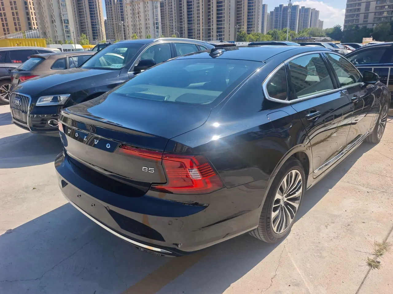 Volvo 2025 S90 48V 2.0T B5 Zhiyi Deluxe Edition Automatic Gear 2