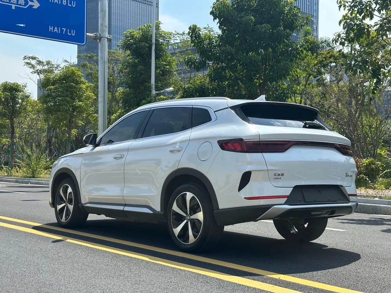 BYD Song PLUS New Energy 2022 Song PLUS DM-i 1.5 Stepless 110KM Flagship PLUS 5G Edition Automatic Gear 4