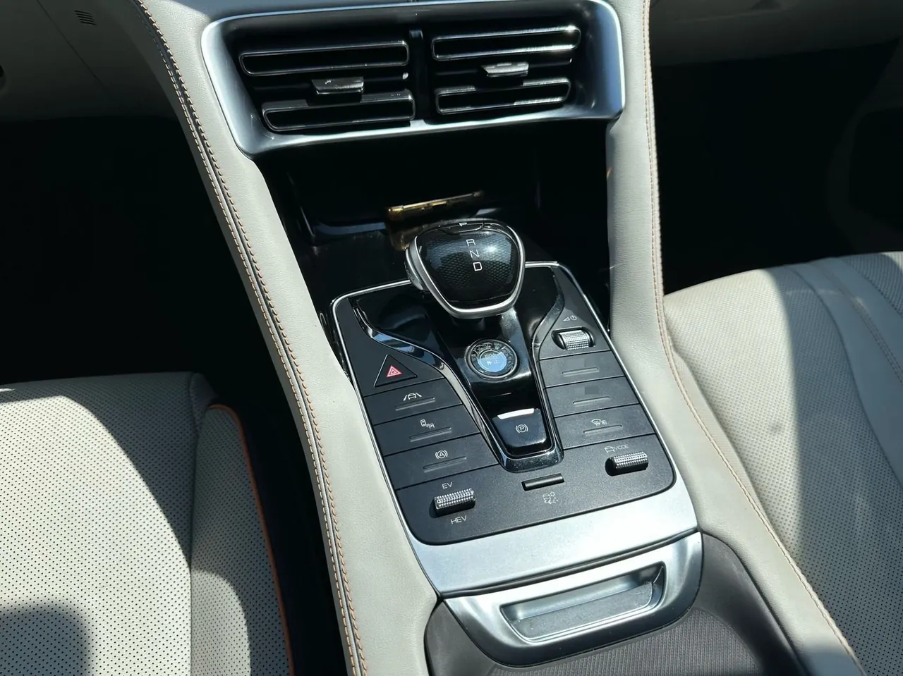 BYD Song PLUS New Energy 2022 Song PLUS DM-i 1.5 Stepless 110KM Flagship PLUS 5G Edition Automatic Gear 7