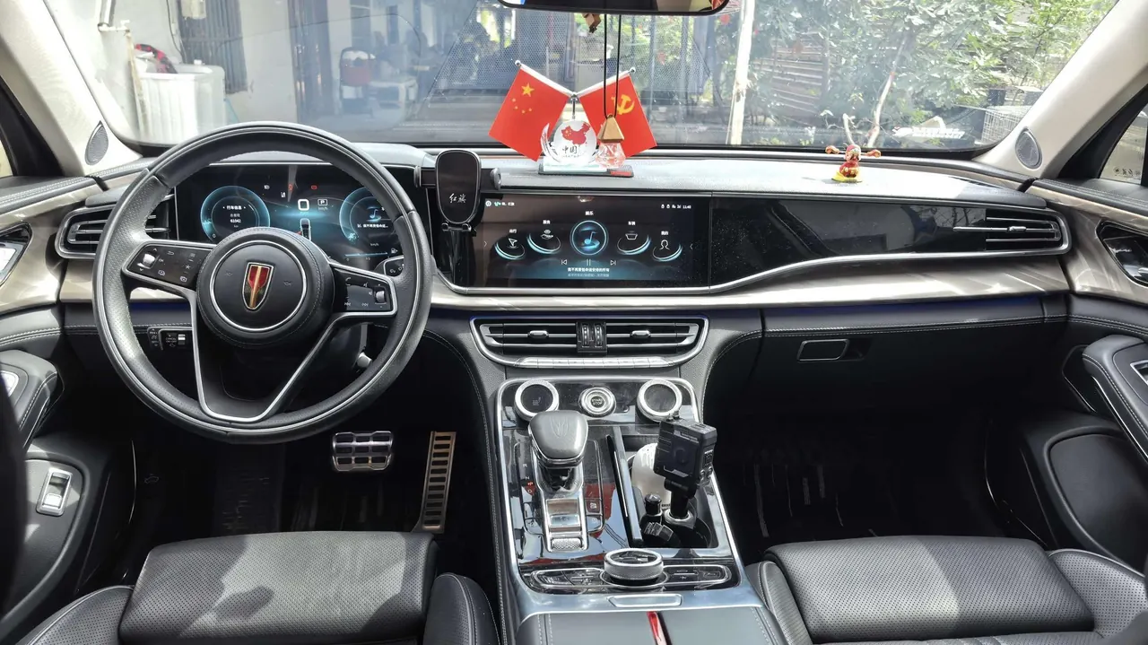 HongQi 2020 H9 2.0T Zhilian Flag Edition Automatic Gear 4